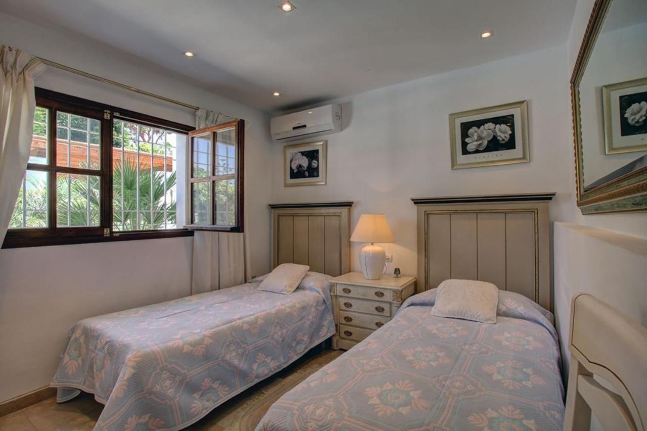 Exclusive Villa Las Palmeras Puerto Banus With Heated Private Swimming Pool, Marbella, Spain Exterior foto