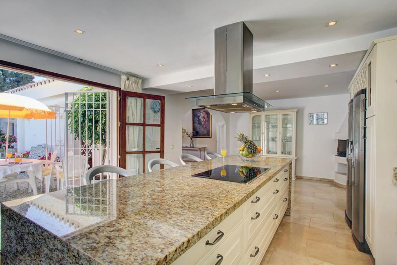 Exclusive Villa Las Palmeras Puerto Banus With Heated Private Swimming Pool, Marbella, Spain Exterior foto